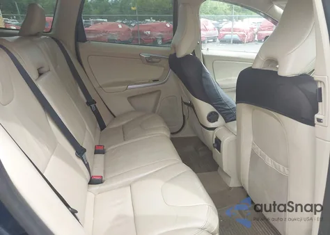 2010 Volvo Xc60 T6/T6 R-Design z USA, uszkodzony, nr VIN YV4992DZ4A2027688